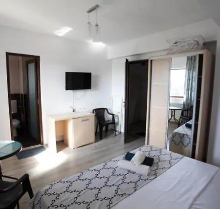 Sunset Mamaia Nord Guest house