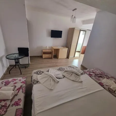 Sunset Mamaia Nord Pensionat 4*