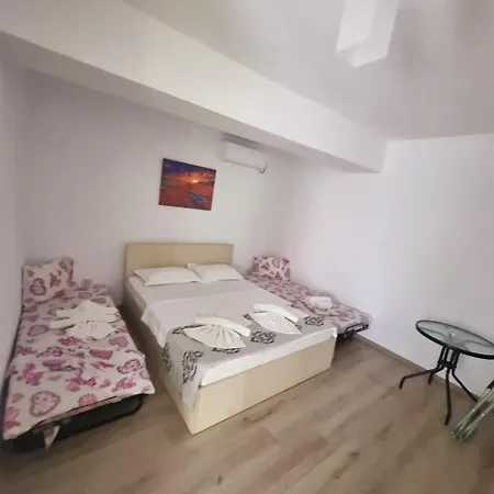 Sunset Mamaia Nord Pensionat 4*
