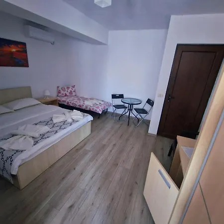 ゲストハウス Sunset Mamaia Nord 4*