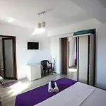 Sunset Mamaia Nord Гостевой дом Нэводари